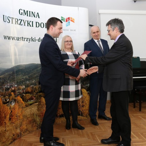 Wręczenie nagród i stypendiów uzdolnionej młodzieży